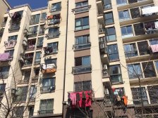 大开间,卫生间全明,品质小区,小区入口附近