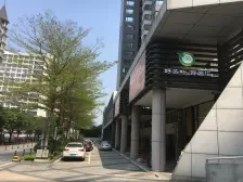 此房全小区只有38户,鲜有人放盘,60%面积可望江