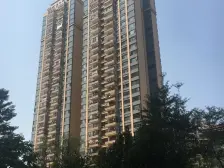 只住过2个月 装修保养好 70年产权 1房