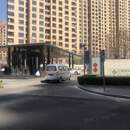 仁恒滨河湾4室2厅2卫南北朝向4600.00元/月出租