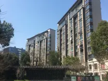 额外面积30多平 顶楼复式 楼层好 带车位 实际180平方