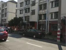 此房满五可以拎包入住,小区环境好。