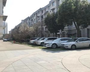 西湖新村世和坊三房精装顶楼带阁楼大阳光房
