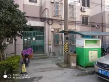 地铁口中间楼层,两房朝南,采光好位置安静,业主诚意