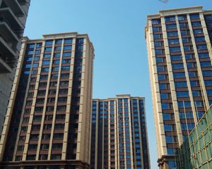 新华大街铁骑华府精装修两居室全天采光