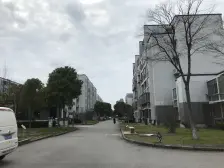 两轨交,中间楼层,得房率高,诚意出售!