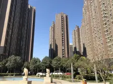 大学路地铁口,小高层,双气,精装小三房,拎包入住