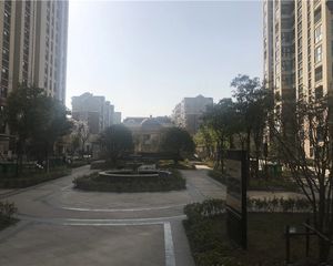 优质地段精装修有产权车位视野赞不赞您亲自来看