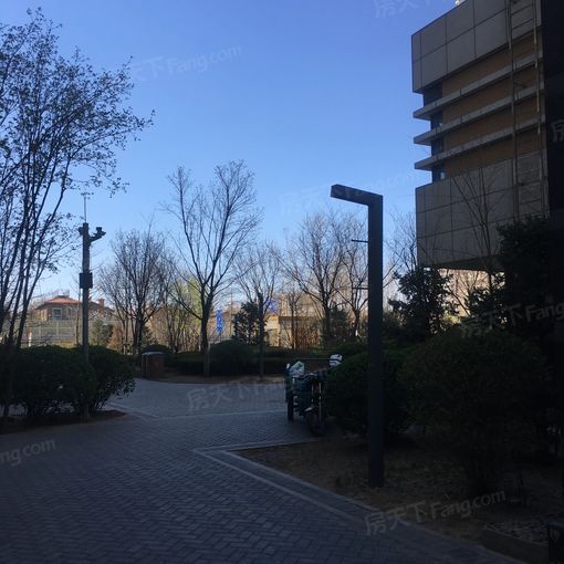 北京方向3室2厅2卫南北朝向10000.00元/月出租