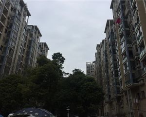 中间楼层采光好公摊小近地铁口是你理想住房