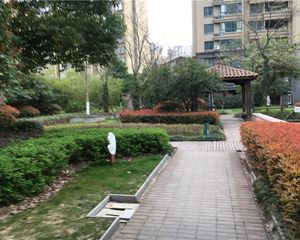 经开区名仕豪庭好楼层两房总价低业主诚心出售