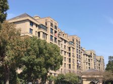 法式建筑,园林设计,精装修大平层,位于小区中间