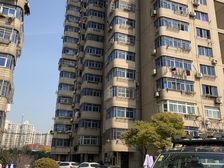 近地铁,医院,商场,精装,拎包入住,配套齐全。