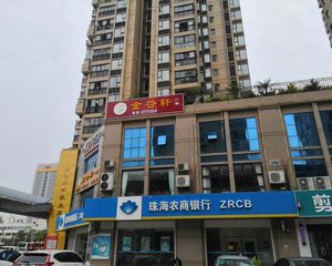 前山一房 格局方正 电梯房 交通便利