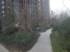 三环边近地铁,精装大三房,中间楼层,无多余税费