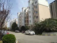 一梯两户,双阳台,带飘窗,品质小区,精装修,随时看房,24小时管家服务