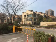 湖畔宽栋距,小区C位,双车位,南北花园,随便谈