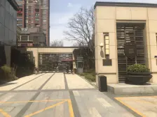 此房满五年 飞机户型 精装修 拎包入住 一梯一户