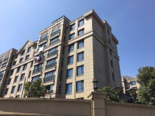 带露台,采光充足,大平层,主卧朝南,中式风格,小区中心位置