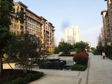 房龄新,满五年,小户型,采光好,生活配套齐全。