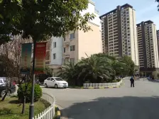 此房手续齐全,格局好,采光好,无遮挡,出行方便