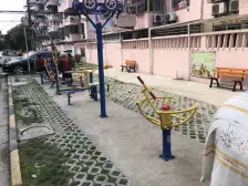 主卧朝南,客厅带阳台,环境优美,交通便利,居家装修