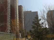 智汇雅苑大学北地铁站南朝向