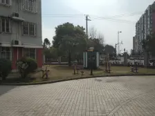 南北通透,一梯两户,小区中心位置,不靠近马路