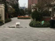 10号线紫藤路洋房 2015年房龄人车分流 有车位 满五年