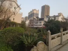 小区位于象湖新城板块多路公交车直达市区红谷滩九龙湖