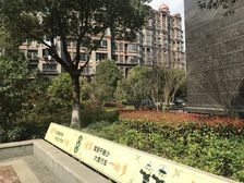 恒盛湖畔豪庭西区3室2厅南北