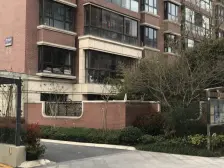 2015年次新房,底楼送南北花园送地下室,带产权车位