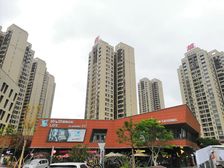 万科城三房两厅两卫精装诚心出售