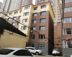 新城区满小商圈 好停车 低楼层 离校近