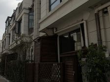 300万装修,豪装联排,带室内电梯。拎包入住!