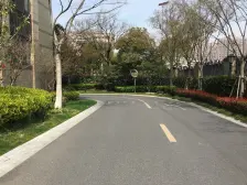 装修时尚很棒完全拎包入住,大四房,洋房一梯两户,满五年带车位