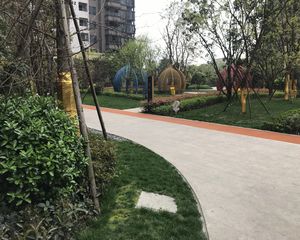 龙湖金楠天街3室1厅西南