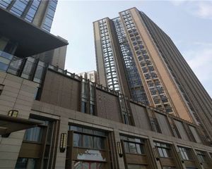 东方希望天祥广场1室1厅西