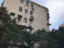 347号镇坪路旁,户型正,采光好,价格可谈,看房方便