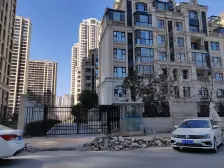 满五年唯一精装修一楼,带72平纯南花园,100平负一层