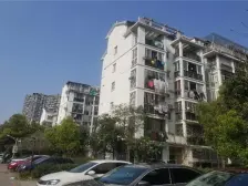 隆兴民居厨房朝北较 房屋精装修,设备齐全