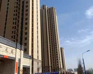 广龙苑小区三居室房本在手可按揭