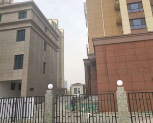 学院一号,西南户型,带装修,可贷款