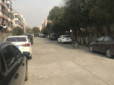 5号线地铁口200米,缺稀小户型带天井,好位置不靠马路