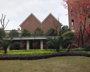 中德英伦世邦K区4室2厅南