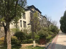 上叠边套,诚意出售,装修保养好,位置安静,挑高层高