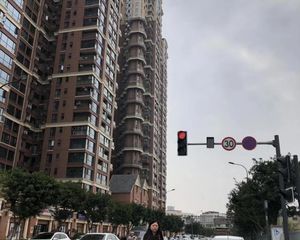 中德英伦世邦J区 3室2厅 北