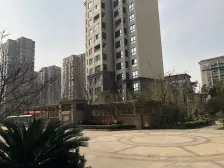 电梯房,主卧朝南,品质小区,精装修