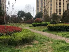 得房率高 环境优美交通便利 小区不大 停车比较方便