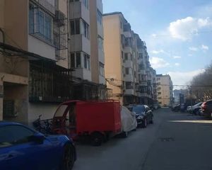 科技园区·育仁里小区·3室·1厅